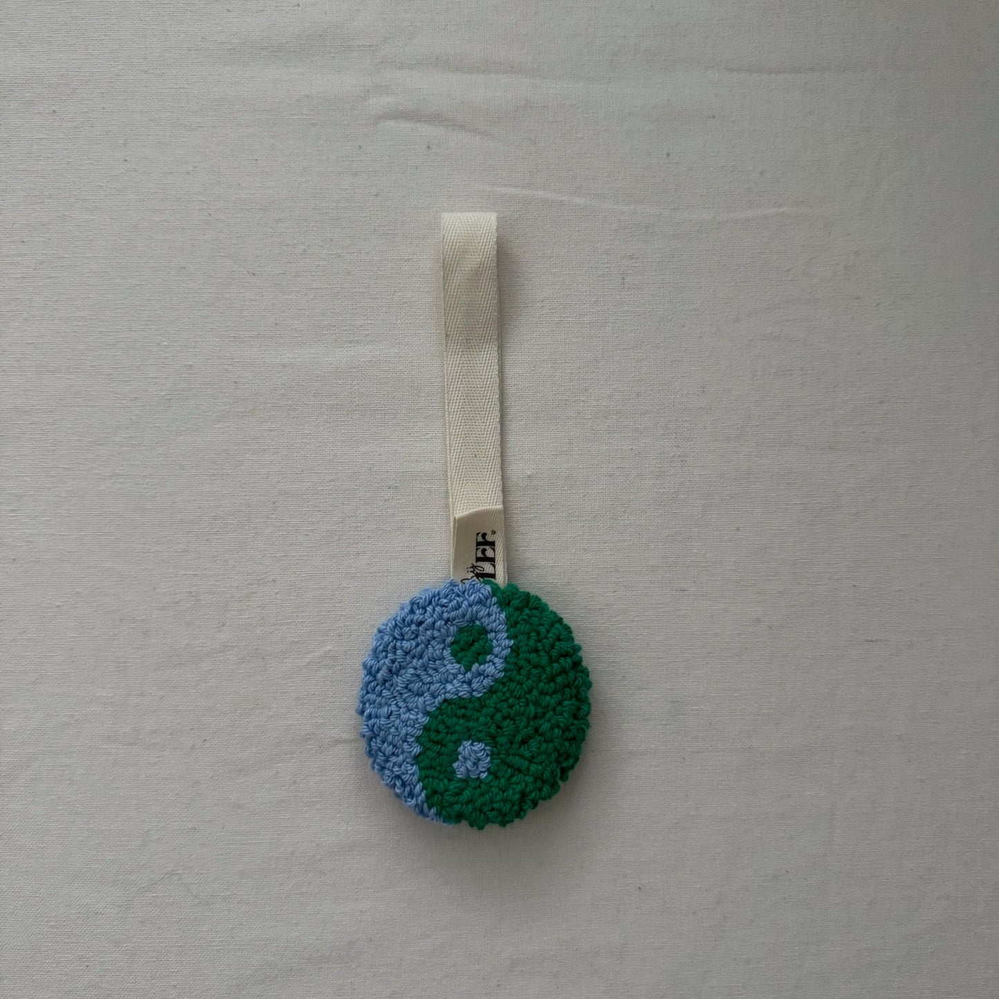 YIN YANG HANGER | DESIGN YOUR OWN