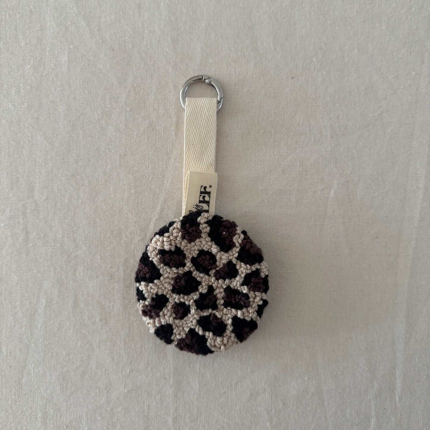 LEOPARD HANGER
